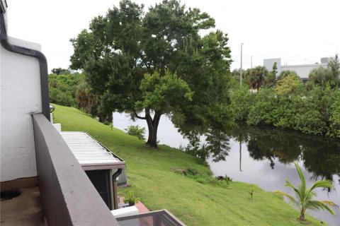 Condominio en alquiler en Port Charlotte, Florida, 2 dormitorios, 103.68 m2 № 1898514 - foto 30