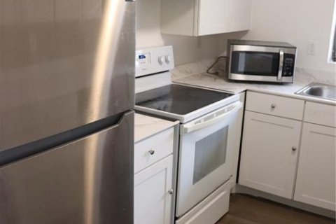 Condominio en alquiler en Port Charlotte, Florida, 2 dormitorios, 103.68 m2 № 1898514 - foto 4