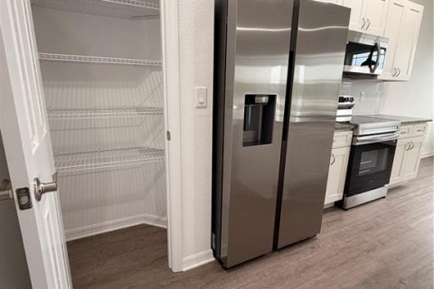 Touwnhouse à louer à Clermont, Floride: 3 chambres, 144.93 m2 № 2408496 - photo 16