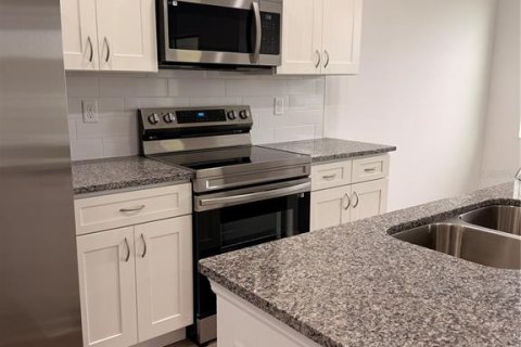 Touwnhouse à louer à Clermont, Floride: 3 chambres, 144.93 m2 № 2408496 - photo 18