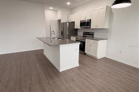Touwnhouse à louer à Clermont, Floride: 3 chambres, 144.93 m2 № 2408496 - photo 14