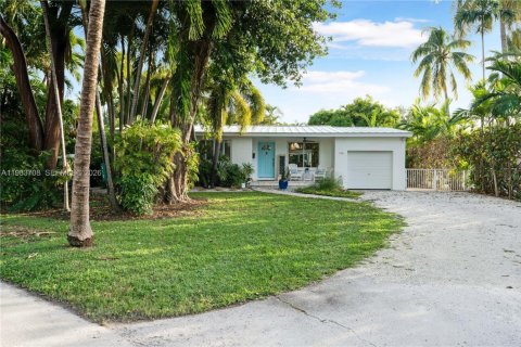 House in Key Biscayne, Florida 3 bedrooms, 121.14 sq.m. № 2051780 - photo 28