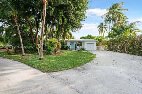 House in Key Biscayne, Florida 3 bedrooms, 121.14 sq.m. № 2051780 - photo 29