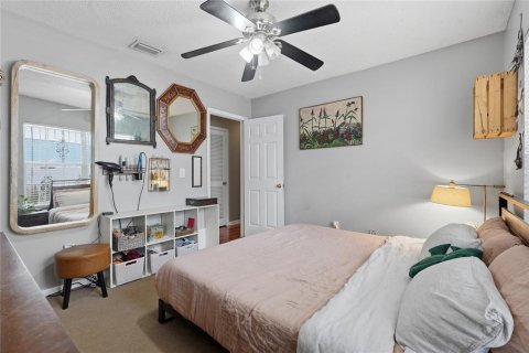 House in Tampa, Florida 2 bedrooms, 119.66 sq.m. № 2196285 - photo 27
