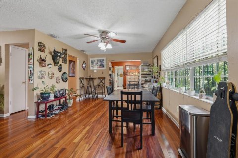 House in Tampa, Florida 2 bedrooms, 119.66 sq.m. № 2196285 - photo 21