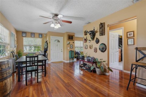 House in Tampa, Florida 2 bedrooms, 119.66 sq.m. № 2196285 - photo 18