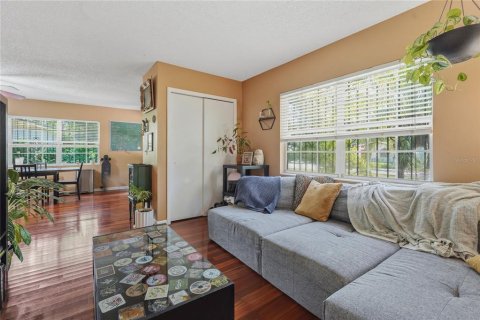 House in Tampa, Florida 2 bedrooms, 119.66 sq.m. № 2196285 - photo 19