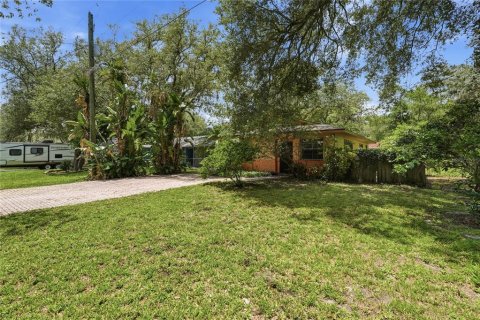 House in Tampa, Florida 2 bedrooms, 119.66 sq.m. № 2196285 - photo 16