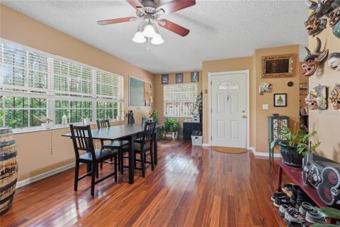 House in Tampa, Florida 2 bedrooms, 119.66 sq.m. № 2196285 - photo 17