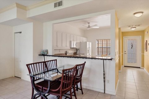 Condo in Venice, Florida, 2 bedrooms  № 1909855 - photo 9