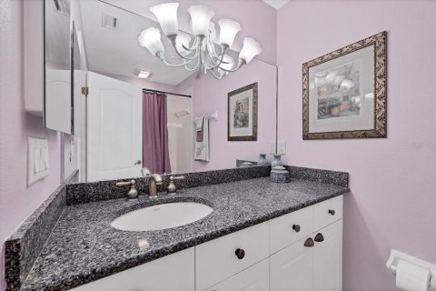 Condo in Venice, Florida, 2 bedrooms  № 1909855 - photo 22