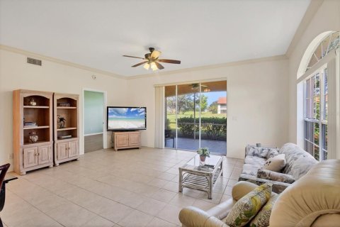 Condo in Venice, Florida, 2 bedrooms  № 1909855 - photo 6