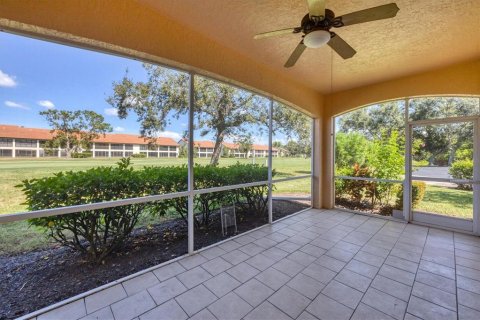 Condo in Venice, Florida, 2 bedrooms  № 1909855 - photo 25