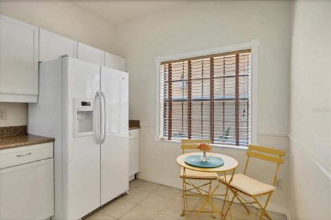 Condo in Venice, Florida, 2 bedrooms  № 1909855 - photo 15