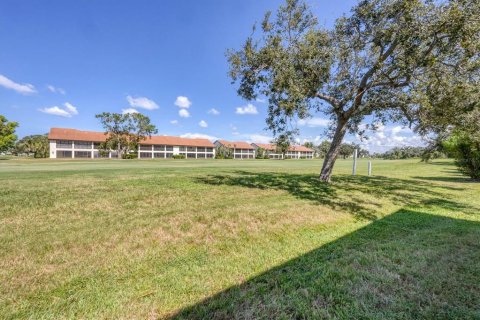 Condo in Venice, Florida, 2 bedrooms  № 1909855 - photo 30