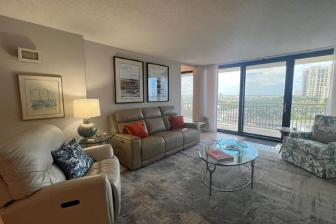 Condominio en venta en Riviera Beach, Florida, 2 dormitorios, 147.25 m2 № 2179151 - foto 4