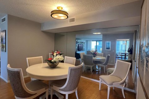 Condominio en venta en Riviera Beach, Florida, 2 dormitorios, 147.25 m2 № 2179151 - foto 12