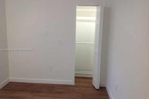 Immobilier commercial à louer à Miami, Floride № 2154067 - photo 5