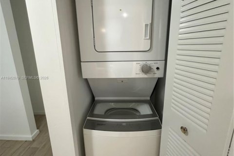 Copropriété à louer à Miami Beach, Floride: 1 chambre, 49.7 m2 № 1999222 - photo 15