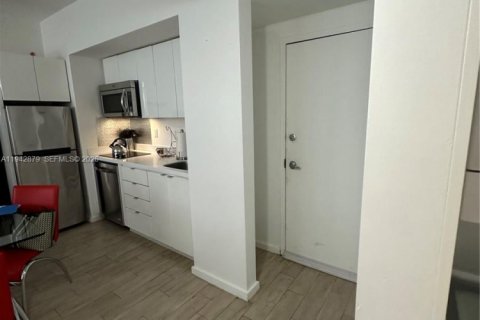Copropriété à louer à Miami Beach, Floride: 1 chambre, 49.7 m2 № 1999222 - photo 6