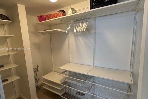 Copropriété à louer à Miami Beach, Floride: 1 chambre, 49.7 m2 № 1999222 - photo 13