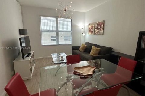 Copropriété à louer à Miami Beach, Floride: 1 chambre, 49.7 m2 № 1999222 - photo 2