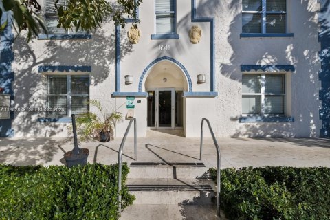 Copropriété à louer à Miami Beach, Floride: 1 chambre, 49.7 m2 № 1999222 - photo 17