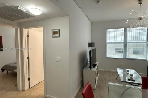 Copropriété à louer à Miami Beach, Floride: 1 chambre, 49.7 m2 № 1999222 - photo 4