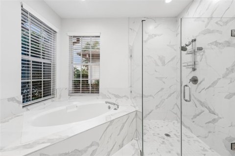 House in Tampa, Florida 4 bedrooms, 236.06 sq.m. № 1767024 - photo 20