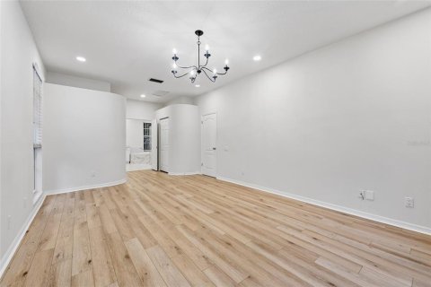 House in Tampa, Florida 4 bedrooms, 236.06 sq.m. № 1767024 - photo 18