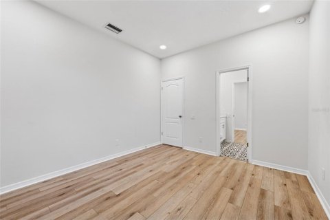 House in Tampa, Florida 4 bedrooms, 236.06 sq.m. № 1767024 - photo 30