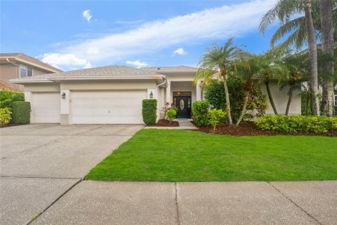House in Tampa, Florida 4 bedrooms, 236.06 sq.m. № 1767024 - photo 1
