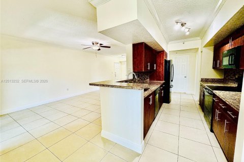 Apartamento en Pembroke Pines, Florida 2 dormitorios, 104.98 m2 № 2075549