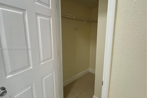Apartamento en alquiler en Pembroke Pines, Florida, 2 dormitorios, 104.98 m2 № 2075549 - foto 5