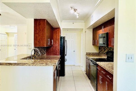 Apartamento en alquiler en Pembroke Pines, Florida, 2 dormitorios, 104.98 m2 № 2075549 - foto 3