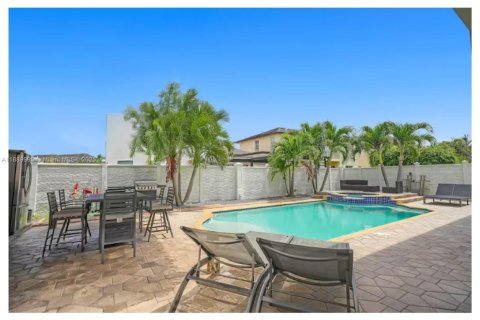 Villa ou maison à vendre à Hialeah, Floride: 5 chambres, 316.61 m2 № 1944296 - photo 29