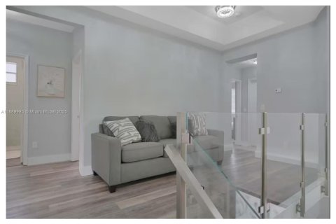 Villa ou maison à vendre à Hialeah, Floride: 5 chambres, 316.61 m2 № 1944296 - photo 18