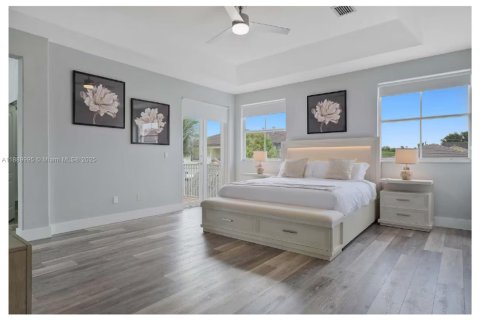 Villa ou maison à vendre à Hialeah, Floride: 5 chambres, 316.61 m2 № 1944296 - photo 10
