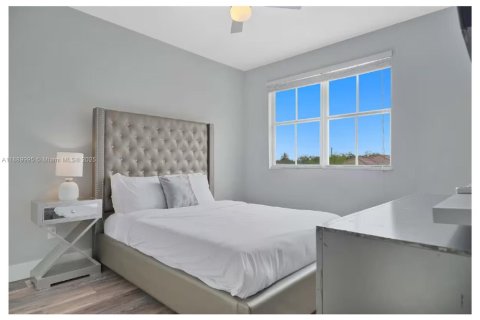 Villa ou maison à vendre à Hialeah, Floride: 5 chambres, 316.61 m2 № 1944296 - photo 19