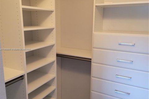 Condominio en alquiler en Doral, Florida, 2 dormitorios, 75.99 m2 № 1954802 - foto 10