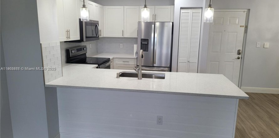 Condominio en Doral, Florida, 2 dormitorios  № 1954802