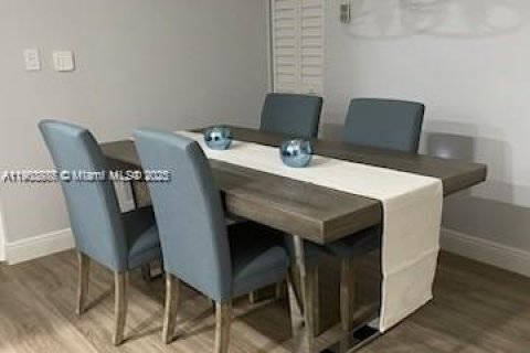 Condominio en alquiler en Doral, Florida, 2 dormitorios, 75.99 m2 № 1954802 - foto 6