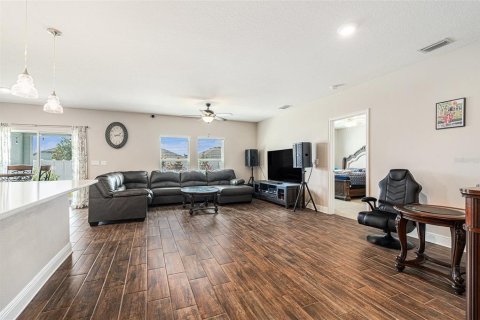 Casa en venta en Spring Hill, Florida, 3 dormitorios, 141.3 m2 № 1905760 - foto 8