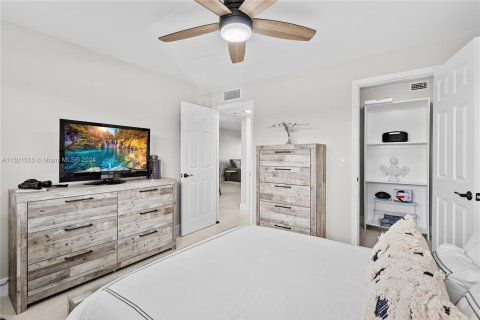 Condo in Jensen Beach, Florida, 2 bedrooms  № 1702643 - photo 30