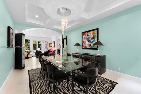 Casa en venta en Miami, Florida, 5 dormitorios, 451.88 m2 № 1476727 - foto 4