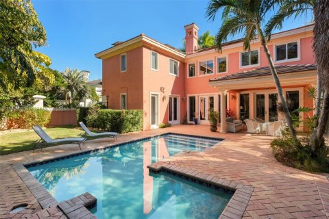 Casa en venta en Miami, Florida, 5 dormitorios, 451.88 m2 № 1476727 - foto 2