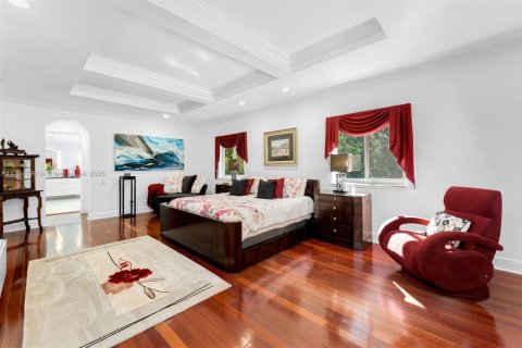 Casa en venta en Miami, Florida, 5 dormitorios, 451.88 m2 № 1476727 - foto 9