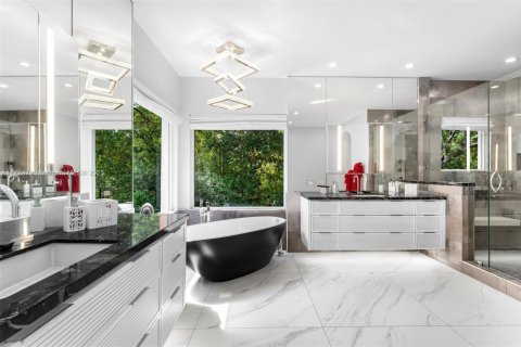 Casa en venta en Miami, Florida, 5 dormitorios, 451.88 m2 № 1476727 - foto 10