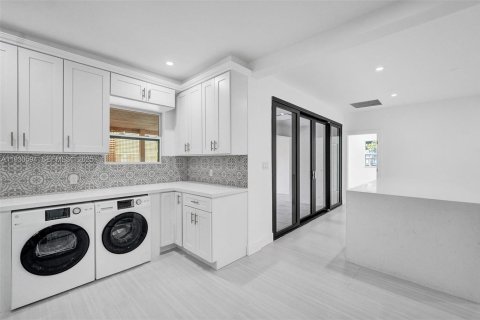 Снять в аренду виллу или дом в Майами-Бич, Флорида 4 спальни, 215.25м2, № 1989299 - фото 14