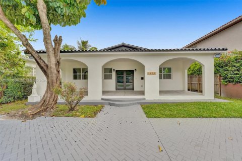 Снять в аренду виллу или дом в Майами-Бич, Флорида 4 спальни, 215.25м2, № 1989299 - фото 2